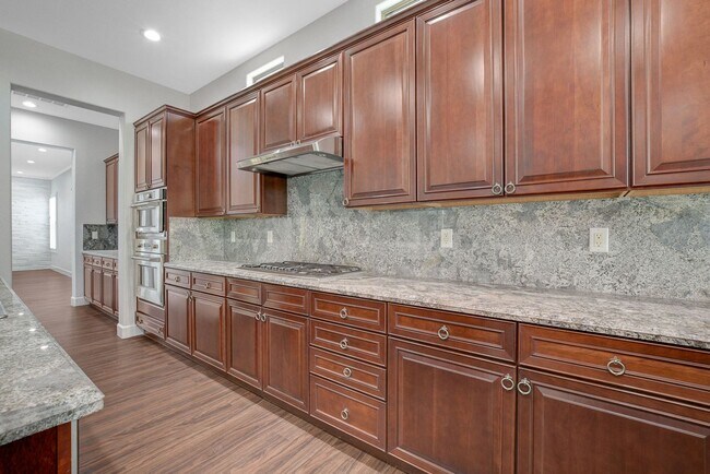 Building Photo - Anthem country Club Golf Community Beauty