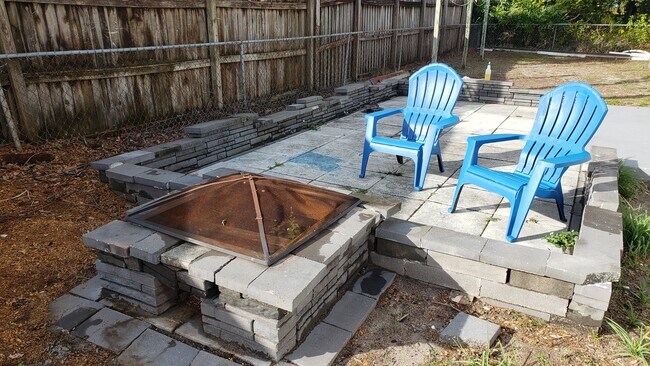 Building Photo - 651 16th St NW