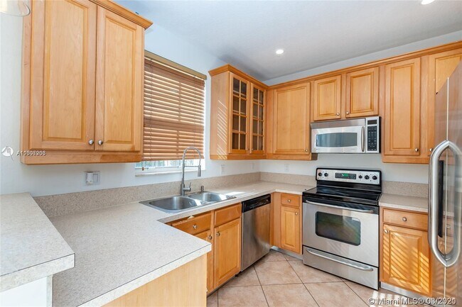 Building Photo - 15244 SW 9th Way