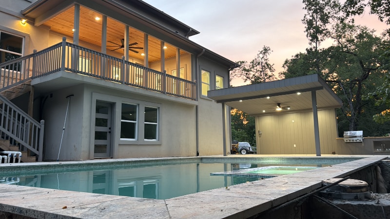 Building Photo - 6110 E Bluff Dr