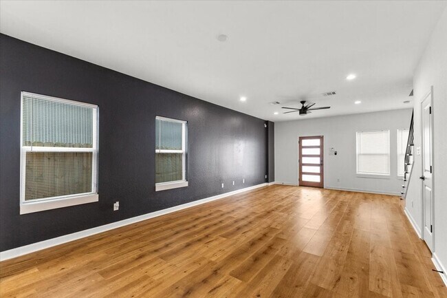 Building Photo - 6130 Conley St