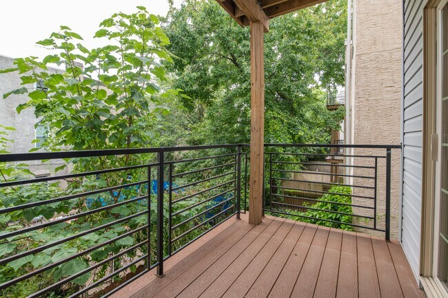 Building Photo - 1825 N Bouvier St