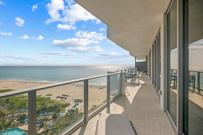 Building Photo - 3100 N Ocean Dr