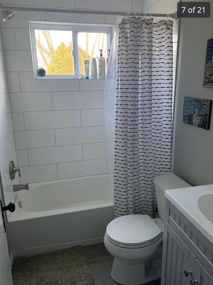 Bathroom - 437 Claranna Avenue