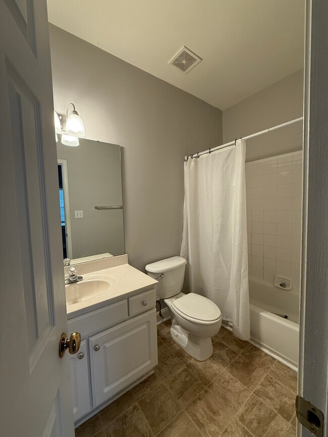 Building Photo - 917 Shearer St