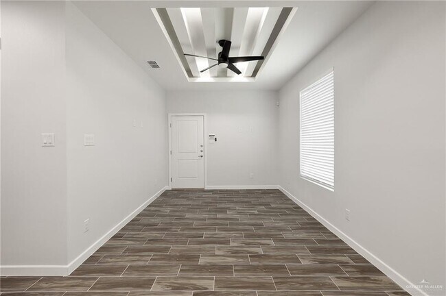 Building Photo - 30 Violet Ave W