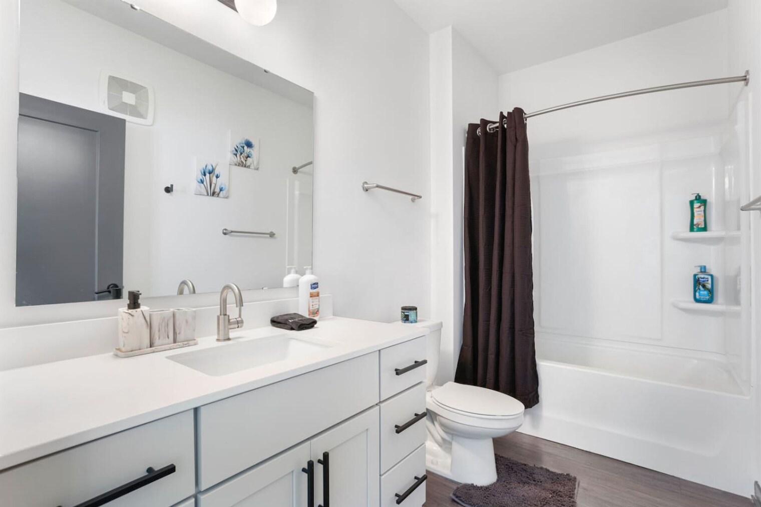 Building Photo - 6105 N Rural St