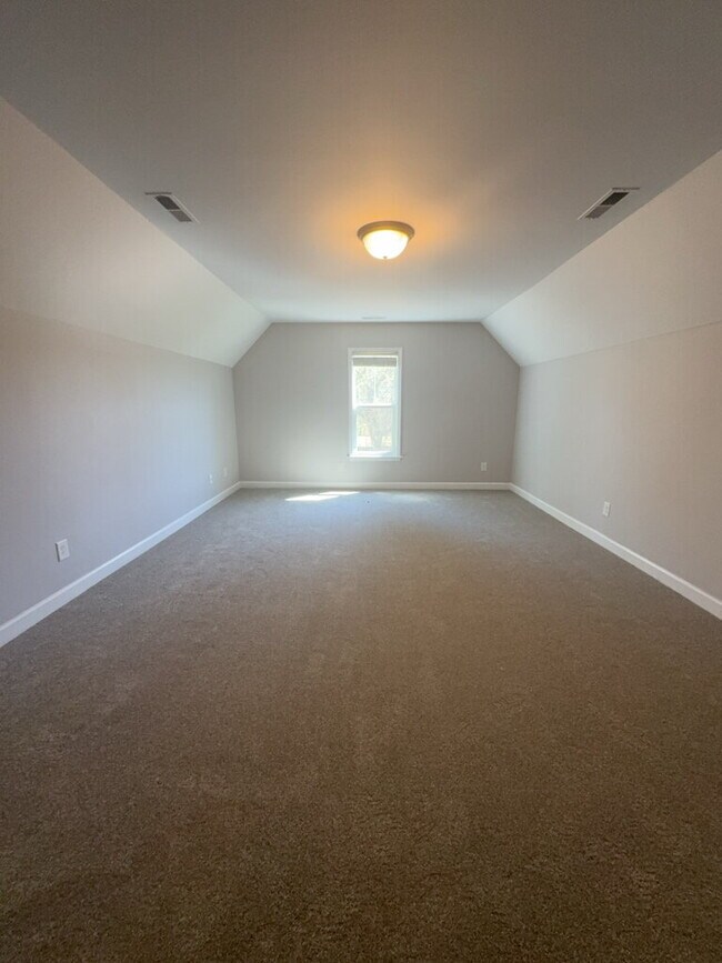 Building Photo - 1115 Westmoreland Dr