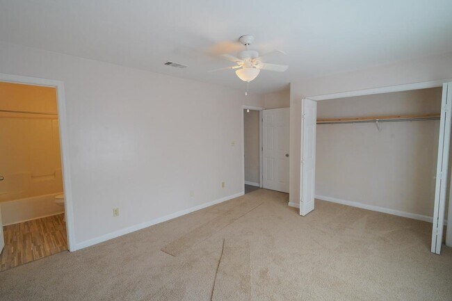 Building Photo - 3178 N Ridge Rd