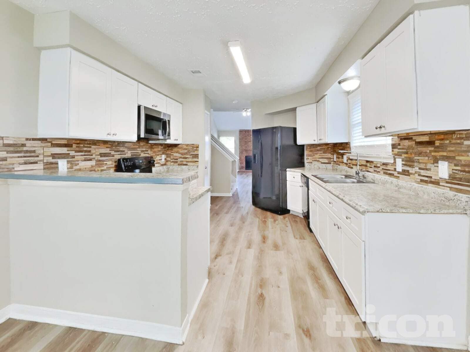 Building Photo - 2013 Greenwood Dr