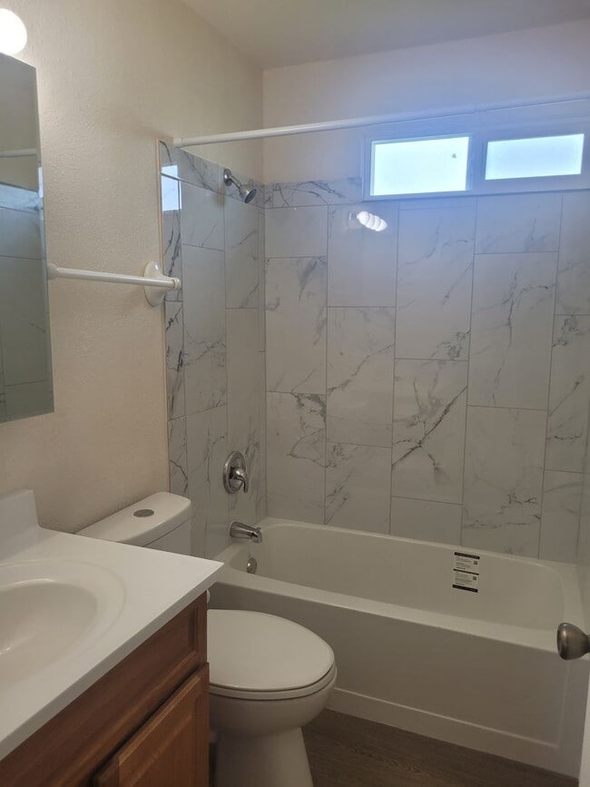 Building Photo - 107&amp;109NYost