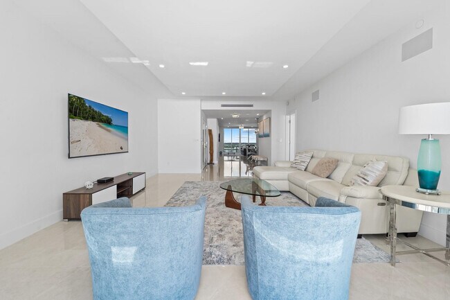 Building Photo - 3100 N Ocean Blvd