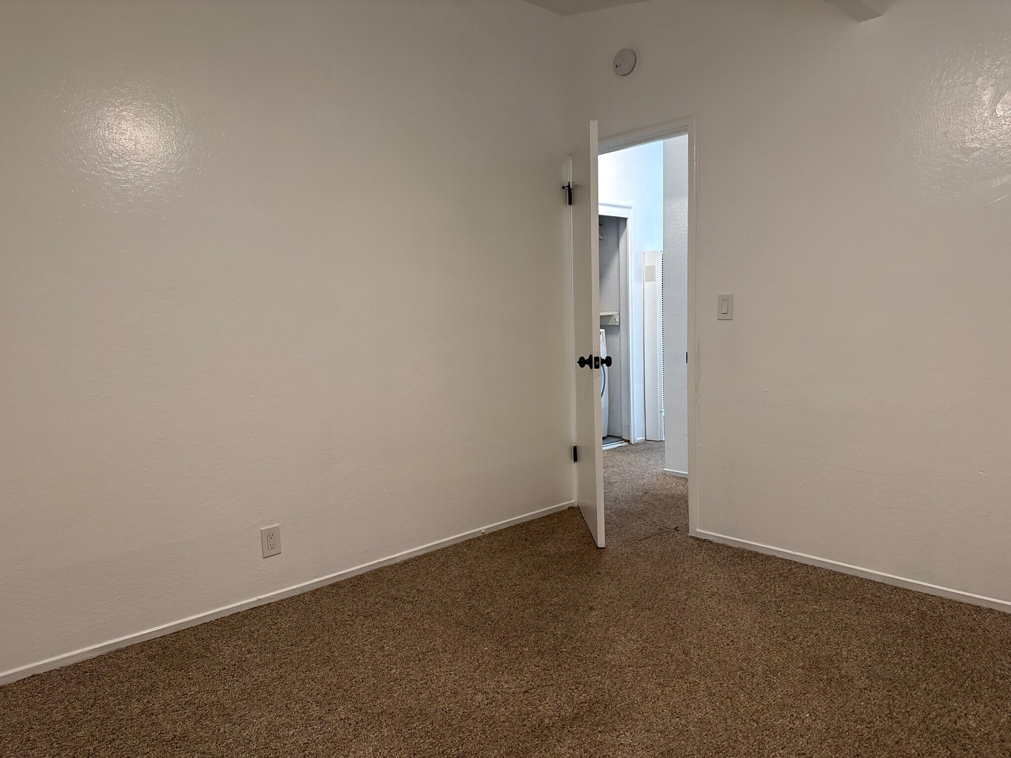 Building Photo - 2875 Euclid Ave