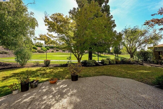 Building Photo - 3515 Deer Crest Dr