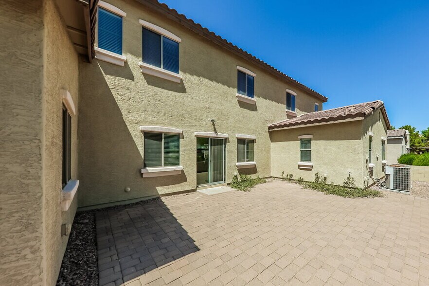 Building Photo - 14180 W Country Gables Dr