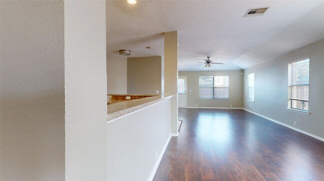 Building Photo - 6007 Baldwin Elm St