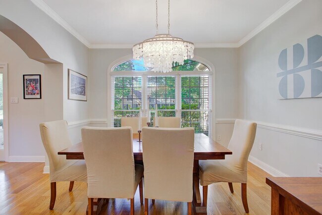 Building Photo - 1765 Hartwell Manor N