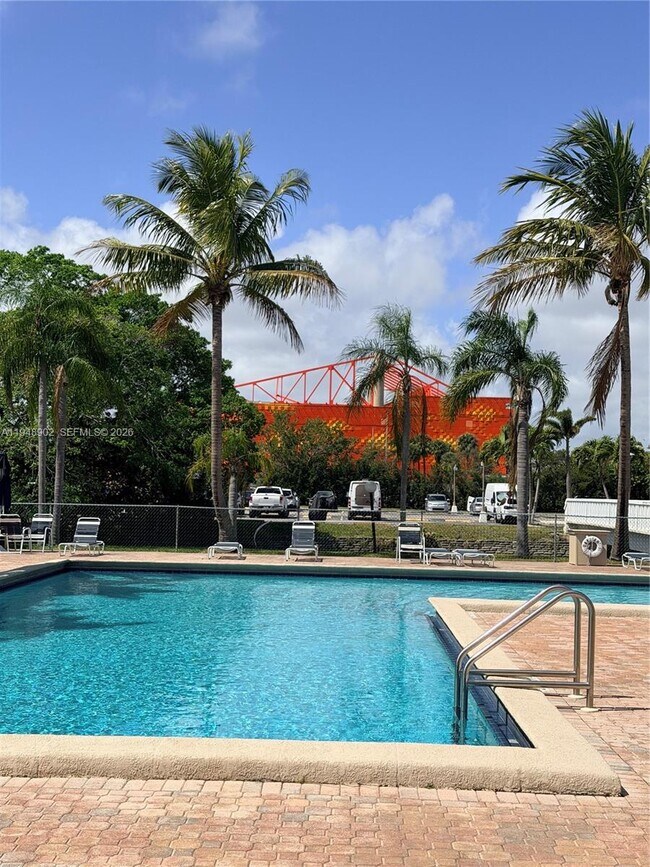 Building Photo - 501 E Dania Beach Blvd