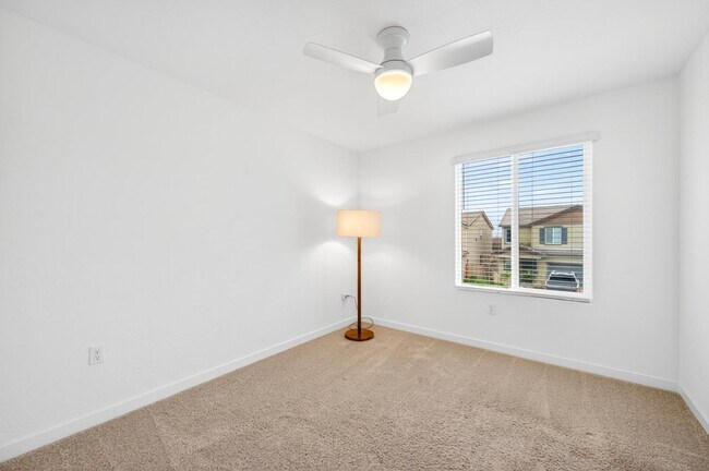 Building Photo - 317 Talus Wy S