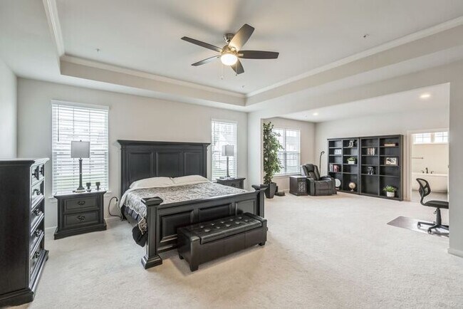 Building Photo - 5808 Savannah Dr