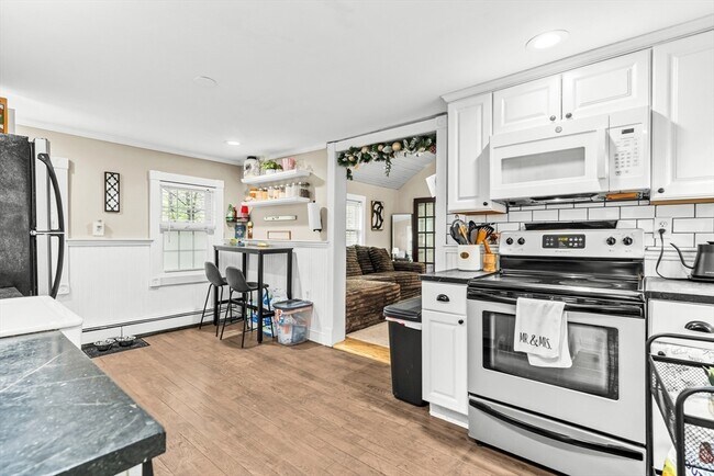 Building Photo - 121 Franklin St