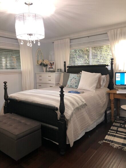Master Bedroom - 10304 Cliota St
