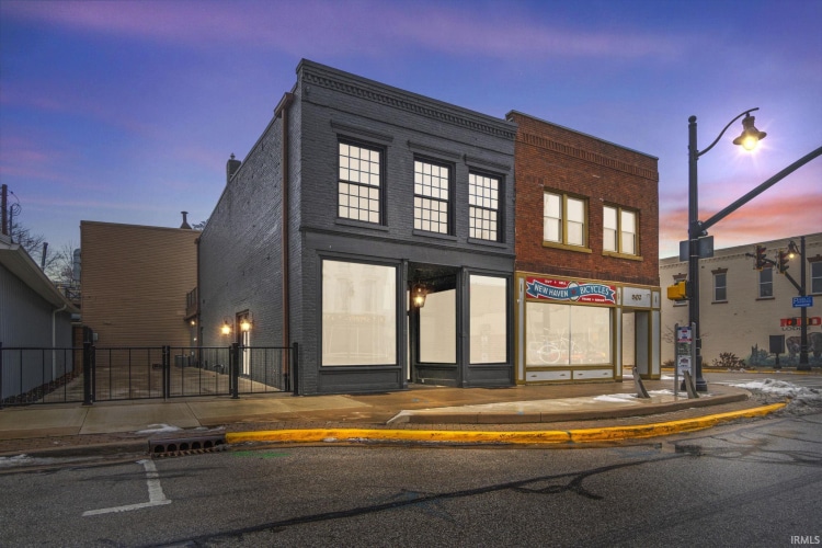 Building Photo - 504 Broadway St