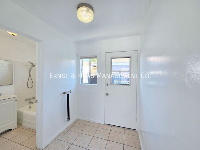 Building Photo - 6613 San Luis St