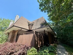 Building Photo - 104 Finley Forest Dr