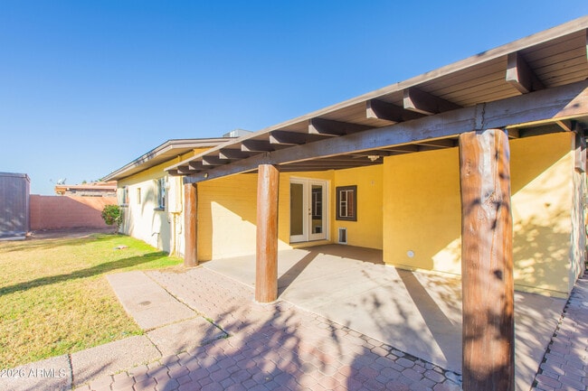 Building Photo - 1813 E Ellis Dr