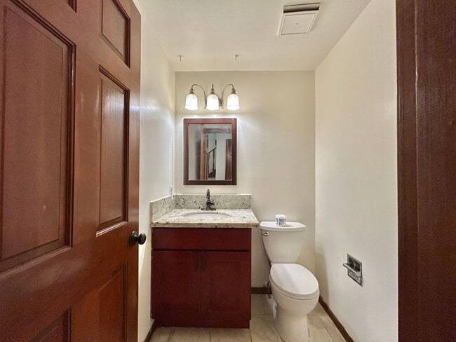 Building Photo - Timeless 5 Bed, 2.5 Bath Home - SW Beaverton