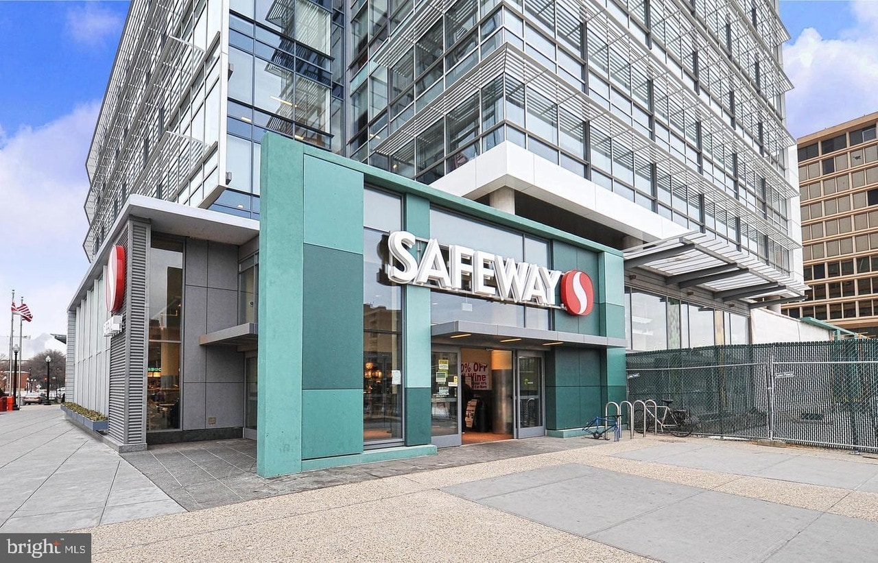 Less than a Block Away! - 240 M St SW