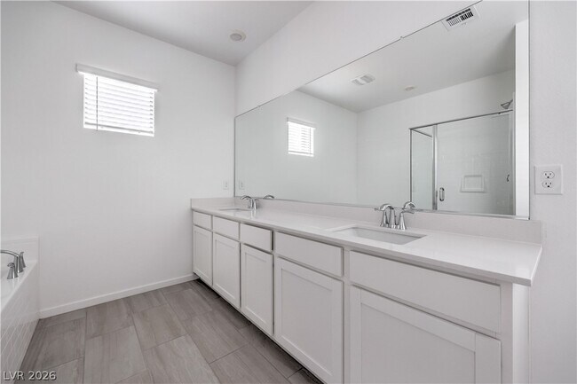 Building Photo - 11804 Waterbird Ave