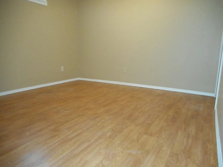 Building Photo - 3124 N Brookfield St