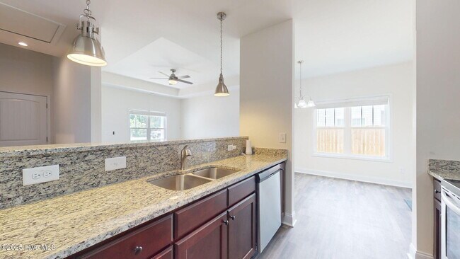 Building Photo - 1303 Dan Owen Dr