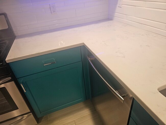 Building Photo - 3920 SE Grant St