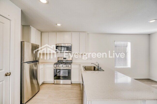 Building Photo - 11430 W Bluff Dr