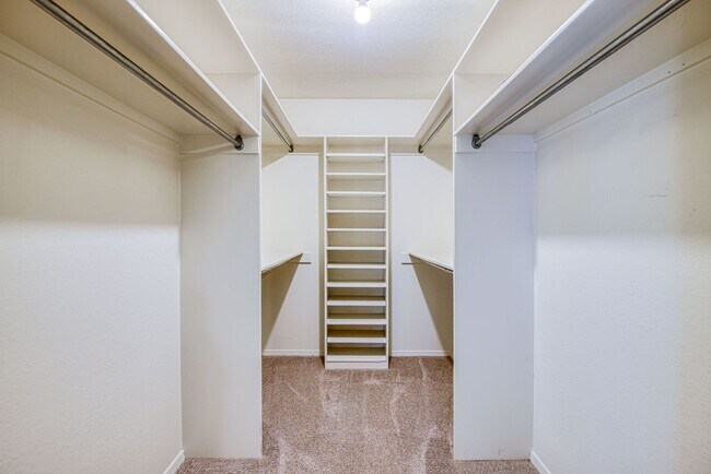 Building Photo - Stunning eastside rental in highly desirable area!