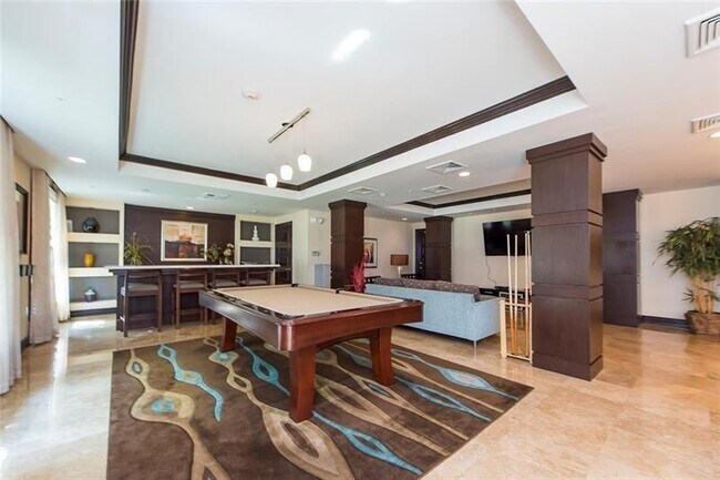 Building Photo - 2421 NE 65th St