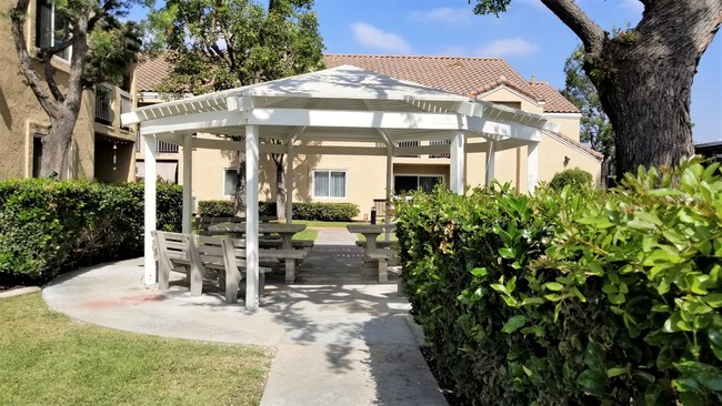 Primary Photo - Durfee Terrace Apartments