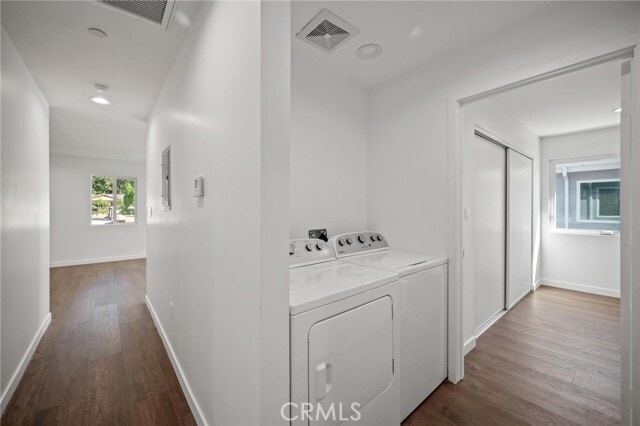 Building Photo - 7445 Balcom Ave