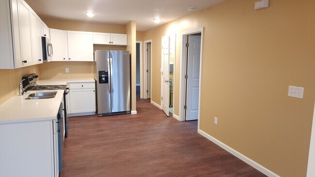 Building Photo - Fresh start calling, 3 Bedroom Rental Available!
