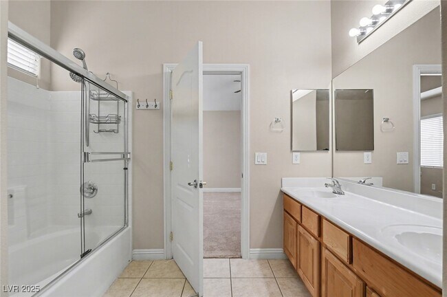 Building Photo - 1123 Aldenwood Ave