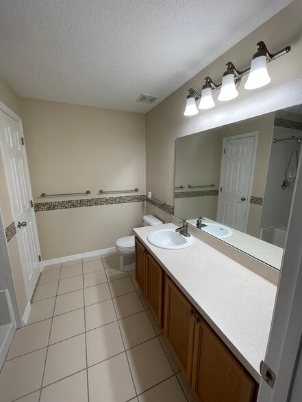 Building Photo - 14957 Perdido Dr