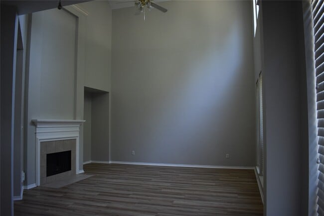 Building Photo - 4214 Creek Ridge Ln