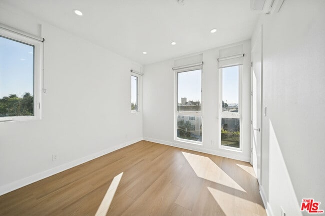 Building Photo - 4523 St Elmo Dr