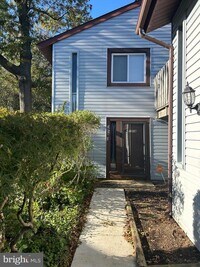 Building Photo - 1914 Cavalier Cir