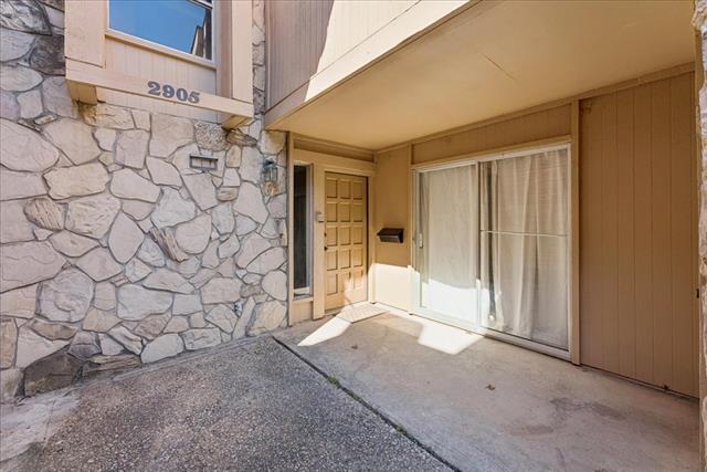 Building Photo - 2905 Country Pl Cir