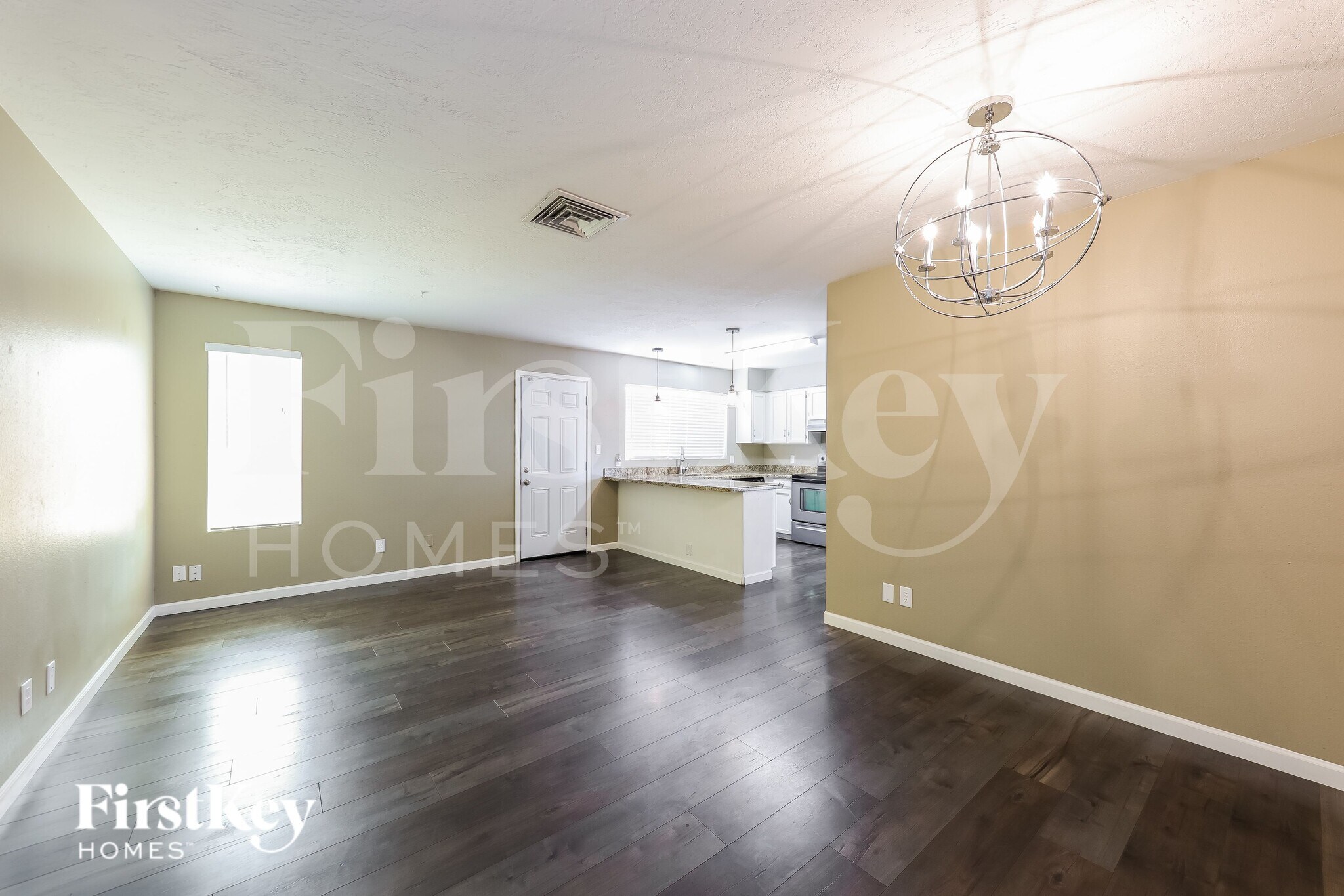 Building Photo - 2915 W Danbury Dr