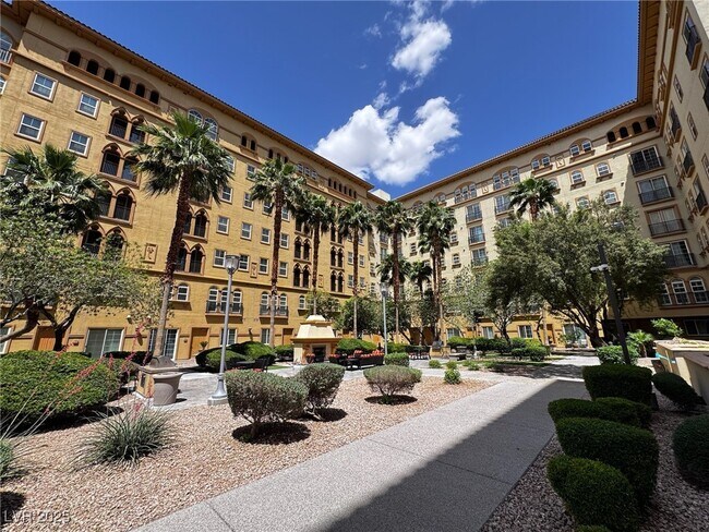 Building Photo - 2405 W Serene Ave